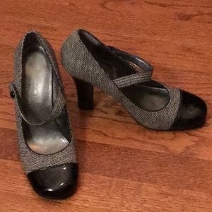 High heels with strap